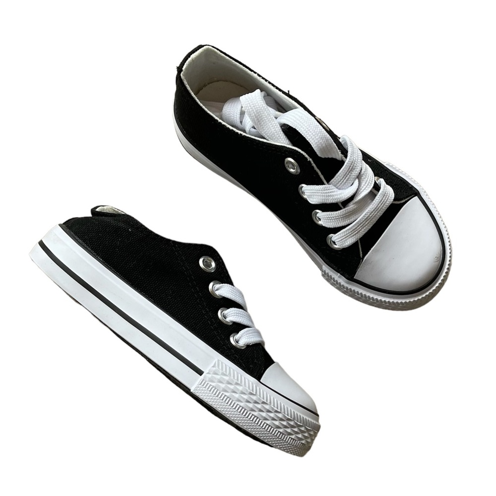 Lucky Top Black White Nonny Lace Up Sneakers Lizzo-1K Kids Size 9. F